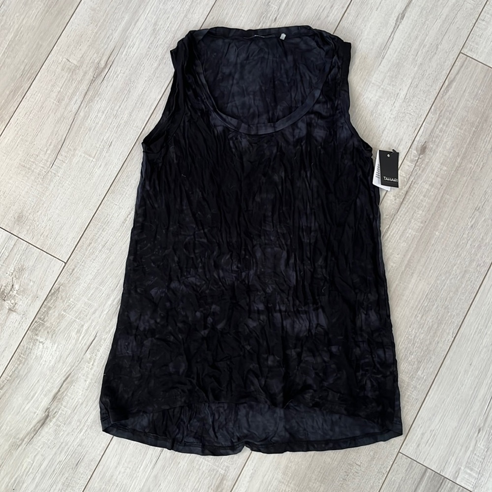 NWT tahari tank top. Size small